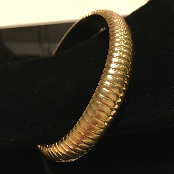 TIFFANY & CO. Rare Vintage 14k Yellow Gold Hinged Bangle Bracelet - Picture 7 of 16
